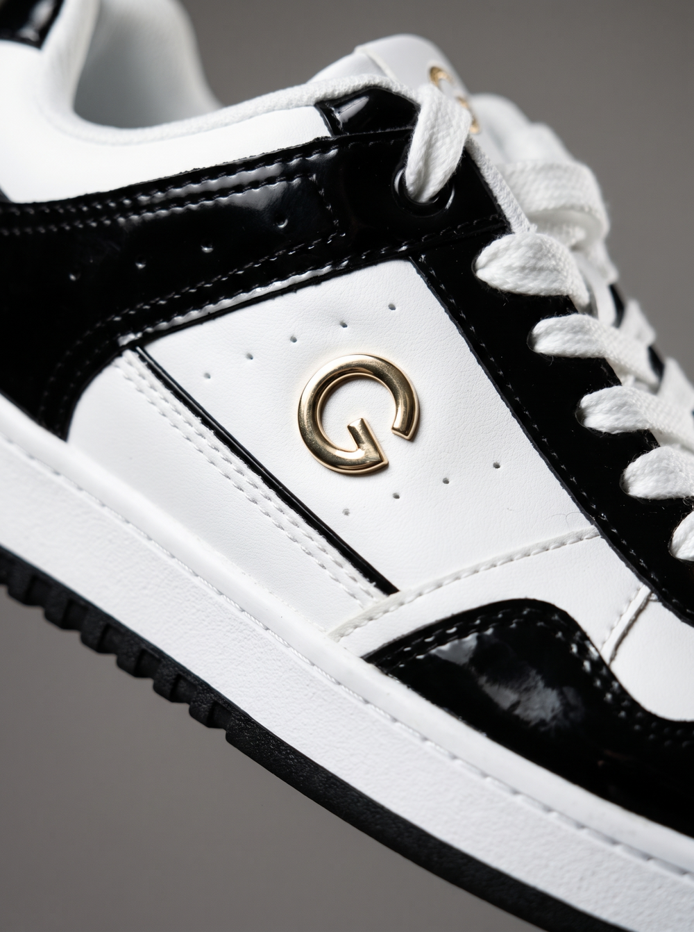Zapatillas GUESS charol