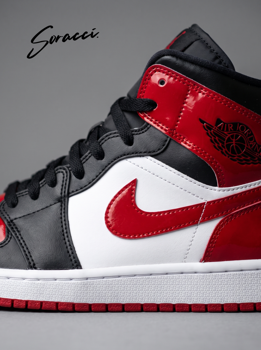 Jordan Retro 1 Mid Charol