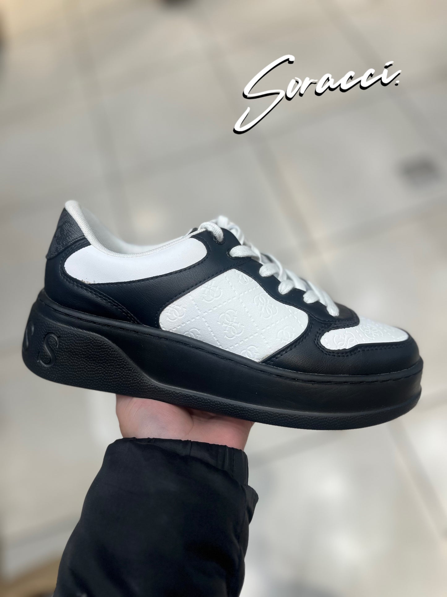 Zapatilla guess