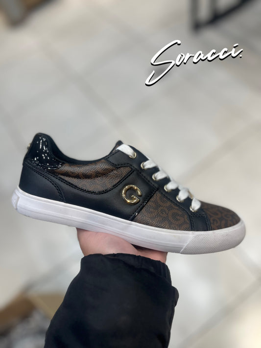 Zapatilla guess dama